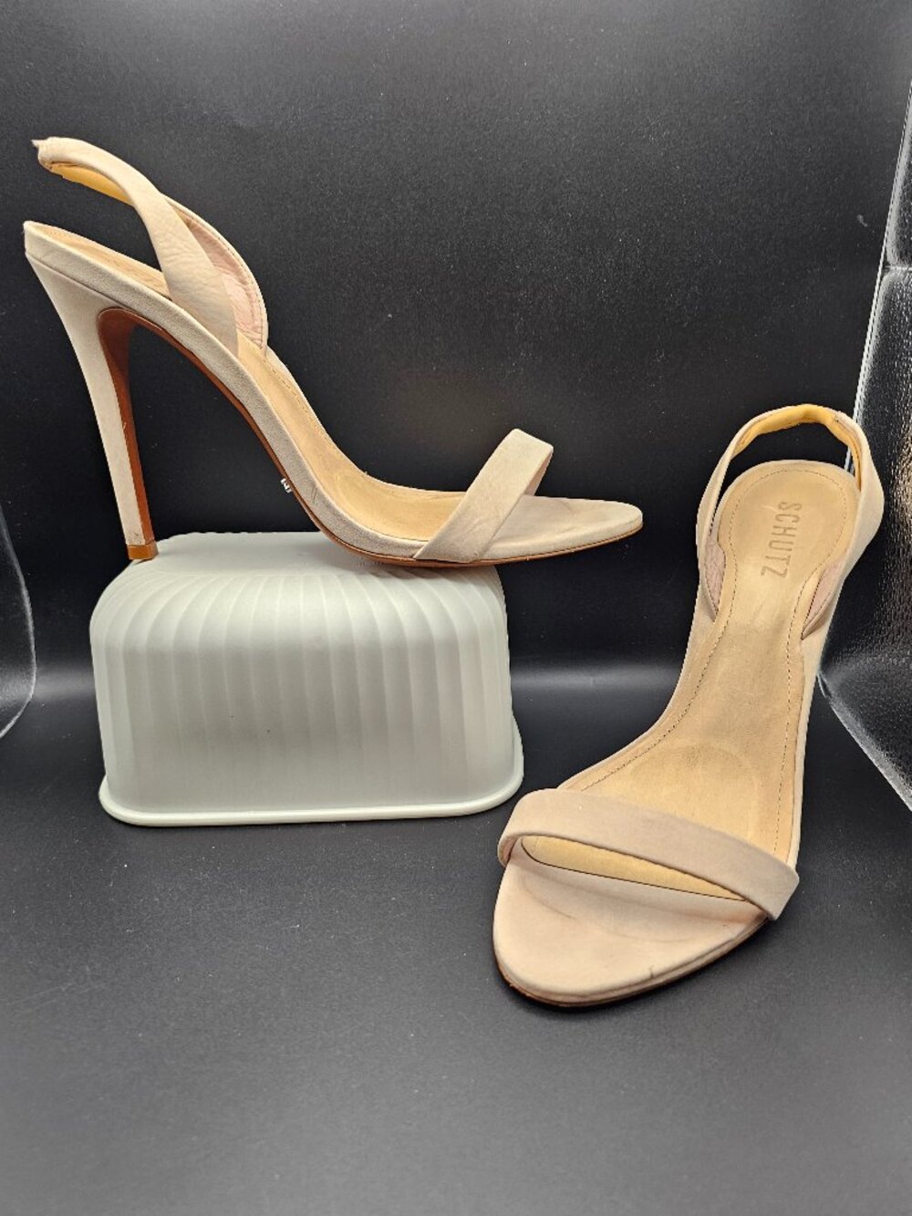 Schutz 100% Leather Nude Heeled Sandals – Size 10B